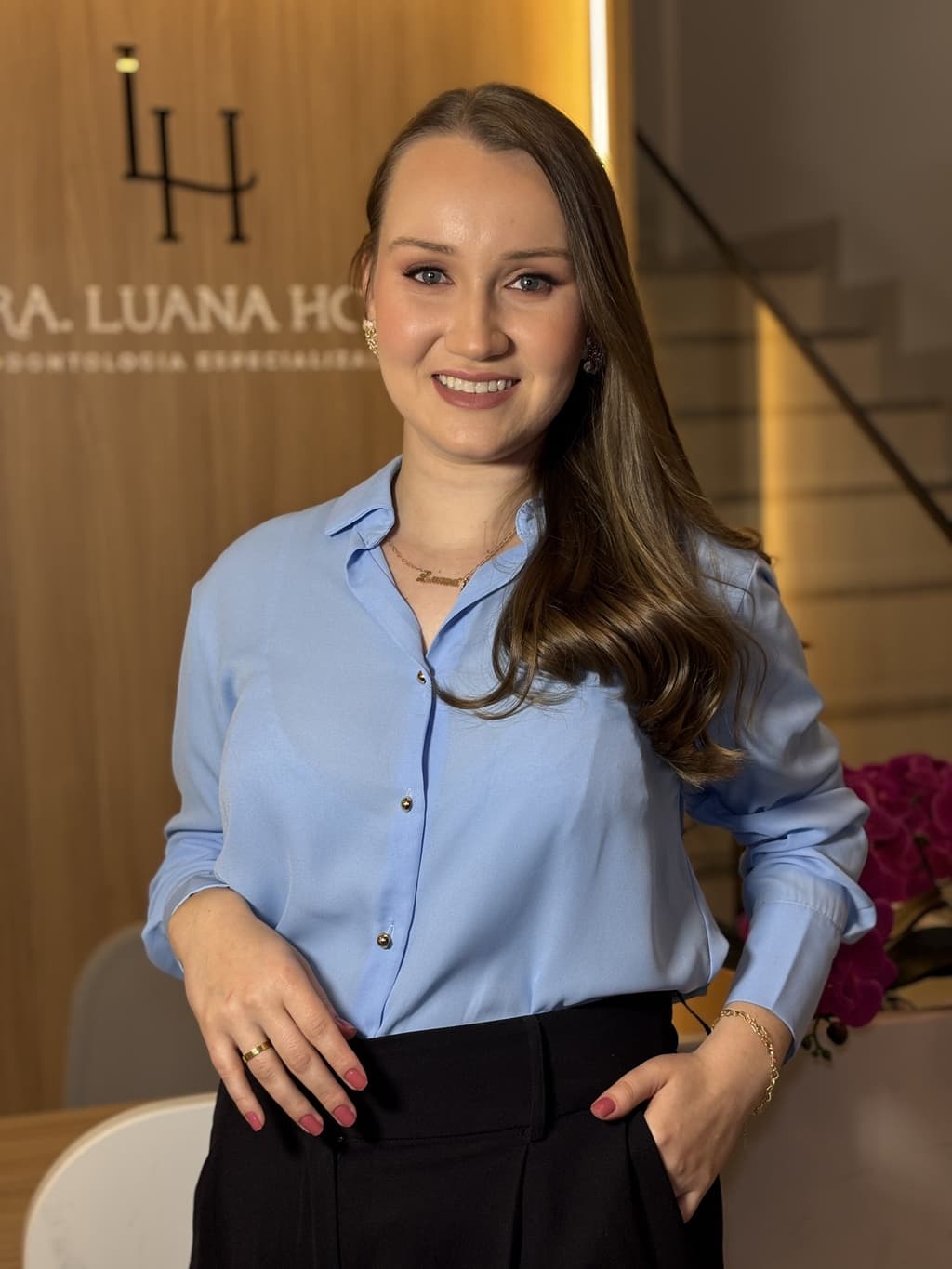 Dra. Luana Holz no consultório